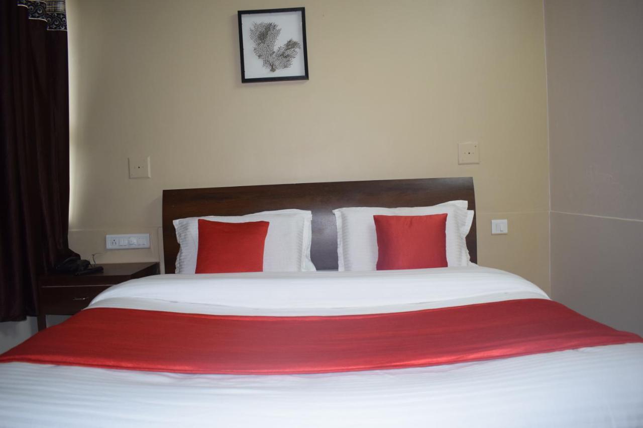 Hotel-The Safar Amhedabad Dış mekan fotoğraf